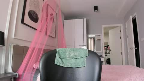 Amelle online show from 11.26.25