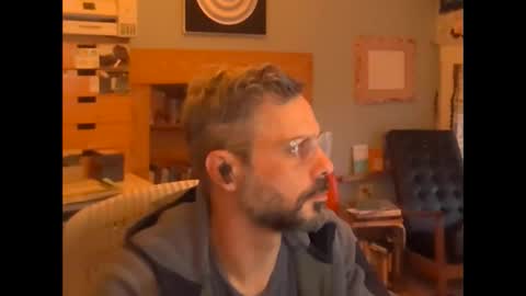 Snapshot of jareth_returns chatting on 01.17.25 jareth_returns online show from 01.17.25