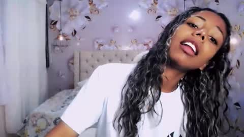 Snapshot of jasmin_brunette_ chatting on 01.23.25 Jasmin online show from 01.23.25