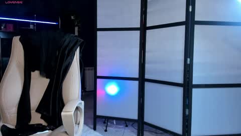 Snapshot of jasmin_milf chatting on 06.01.26 jasmin_milf online show from 06.01.26