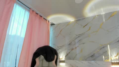 Snapshot of jasmine_hyper_1 chatting on 12.20.24 Jas online show from 12.20.24