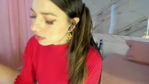 Snapshot of jasmine_hyper_1 chatting on 12.26.24 Jas online show from 12.26.24