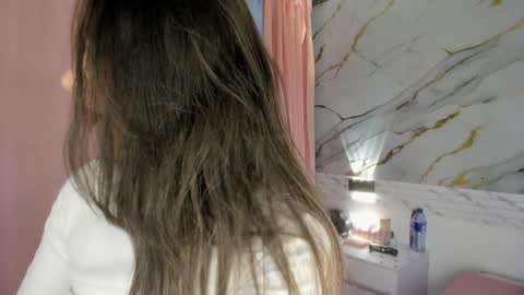 Snapshot of jasmine_hyper_1 chatting on 12.26.24 Jas online show from 12.26.24