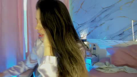 Snapshot of jasmine_hyper_1 chatting on 12.29.24 Jas online show from 12.29.24