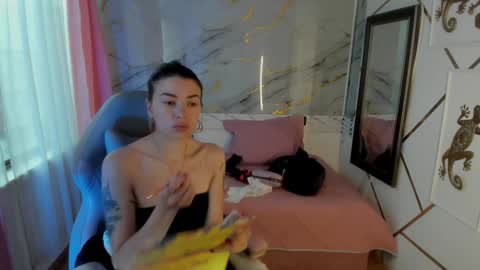 Snapshot of jasmine_hyper_1 chatting on 12.30.24 Jas online show from 12.30.24