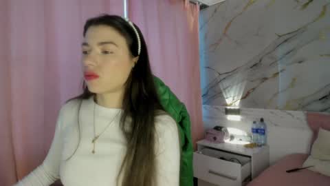 Snapshot of jasmine_hyper_1 chatting on 01.11.25 Jas online show from 01.11.25