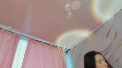 Snapshot of jasmine_hyper_1 chatting on 01.11.25 Jas online show from 01.11.25