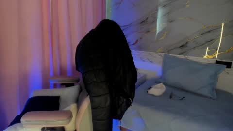 Snapshot of jasmine_hyper_1 chatting on 01.14.25 Jas online show from 01.14.25