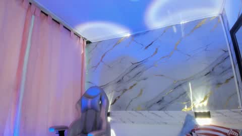 Snapshot of jasmine_hyper_1 chatting on 01.31.25 Jas online show from 01.31.25