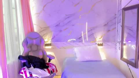 Snapshot of jasmine_hyper_1 chatting on 02.22.25 Jas online show from 02.22.25