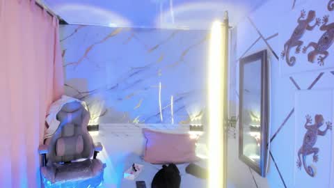 Snapshot of jasmine_hyper_1 chatting on 02.28.25 Jas online show from 02.28.25