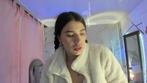 Snapshot of jasmine_hyper_1 chatting on 03.07.25 Jas online show from 03.07.25