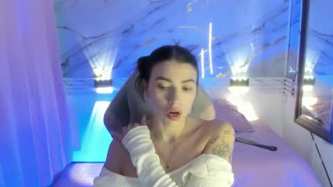 Snapshot of jasmine_hyper_1 chatting on 03.11.25 Jas online show from 03.11.25