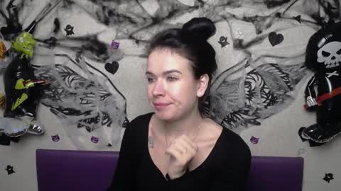 JasmineKouch online show from 10.31.25