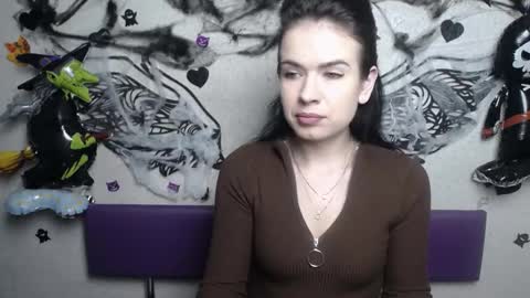 JasmineKouch online show from 11.08.25