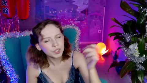 Snapshot of jasminemilko chatting on 12.20.25 Jasmine online show from 12.20.25