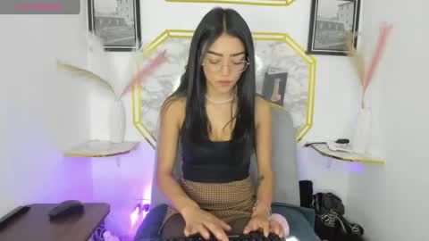 Snapshot of jaulyn_18 chatting on 06.11.26 Jaulyn online show from 06.11.26