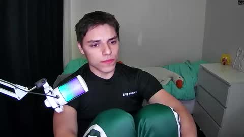 Snapshot of javiermire chatting on 11.01.25 javi online show from 11.01.25