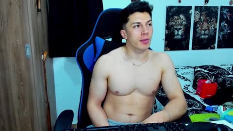 Snapshot of javiersexymann chatting on 12.05.24 Javier online show from 12.05.24