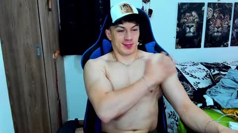 Snapshot of javiersexymann chatting on 12.06.24 Javier online show from 12.06.24