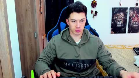 Snapshot of javiersexymann chatting on 12.13.24 Javier online show from 12.13.24