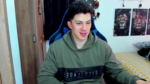 Snapshot of javiersexymann chatting on 12.17.24 Javier online show from 12.17.24