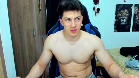 Snapshot of javiersexymann chatting on 12.20.24 Javier online show from 12.20.24