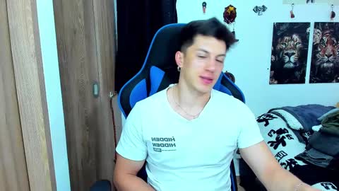 Snapshot of javiersexymann chatting on 02.16.25 Javier online show from 02.16.25