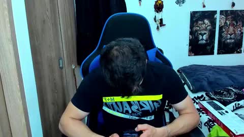 Snapshot of javiersexymann chatting on 02.19.25 Javier online show from 02.19.25