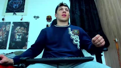 Snapshot of javiersexymann chatting on 02.26.25 Javier online show from 02.26.25