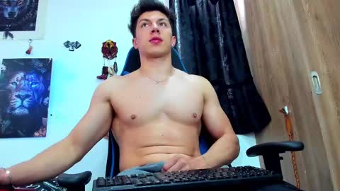 Snapshot of javiersexymann chatting on 02.27.25 Javier online show from 02.27.25