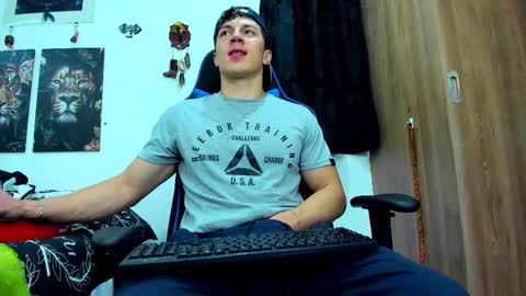 Snapshot of javiersexymann chatting on 03.07.25 Javier online show from 03.07.25