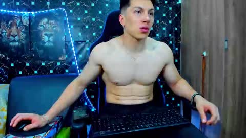 Snapshot of javiersexymann chatting on 09.24.25 Javier online show from 09.24.25