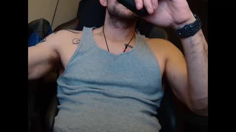 Snapshot of jaxjohnson12 chatting on 10.26.25 jaxjohnson12 online show from 10.26.25