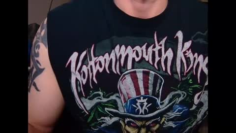 Snapshot of jaxjohnson12 chatting on 11.18.25 jaxjohnson12 online show from 11.18.25