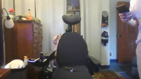 Snapshot of jaybrik92 chatting on 04.29.26 Jlio Delgauto online show from 04.29.26
