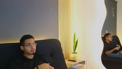 Snapshot of jaybrown_1 chatting on 10.13.25 Jay online show from 10.13.25