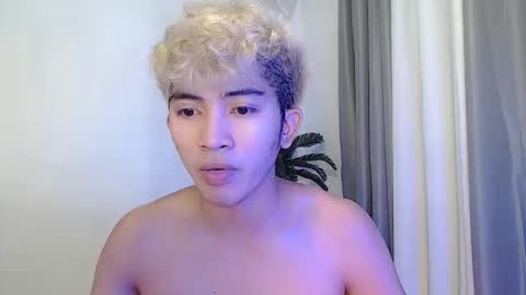 Snapshot of jaysee_hugecox chatting on 05.19.26 jaysee_hugecox online show from 05.19.26