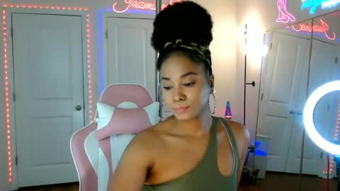 Snapshot of jazminefox chatting on 06.23.26 Jazmine Fox online show from 06.23.26