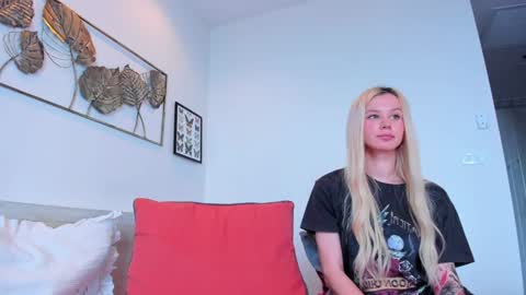 Akila and Daria online show from 02.07.25