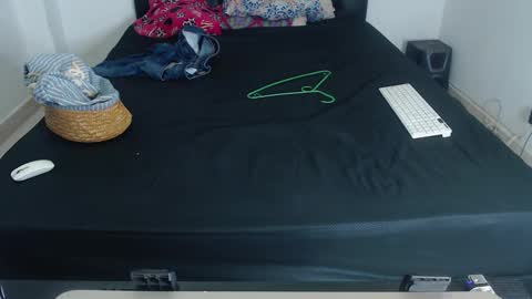 Snapshot of jeancarloscum chatting on 12.17.25 Jean Carlos online show from 12.17.25