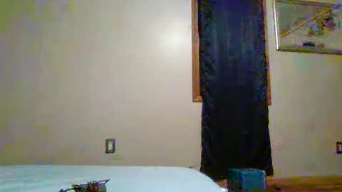 Snapshot of jearnold44 chatting on 01.28.25 jearnold44 online show from 01.28.25