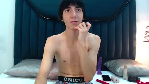 Snapshot of jeffbellfort chatting on 12.03.25 JeffBellfort online show from 12.03.25