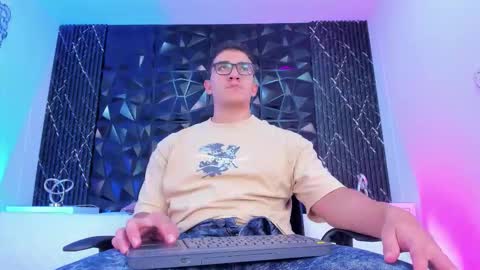 Snapshot of jeffdaltton chatting on 10.25.25 Jeff online show from 10.25.25