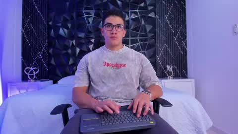 Snapshot of jeffdaltton chatting on 10.28.25 Jeff online show from 10.28.25