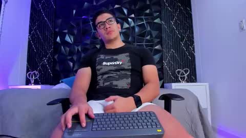 Snapshot of jeffdaltton chatting on 11.03.25 Jeff online show from 11.03.25