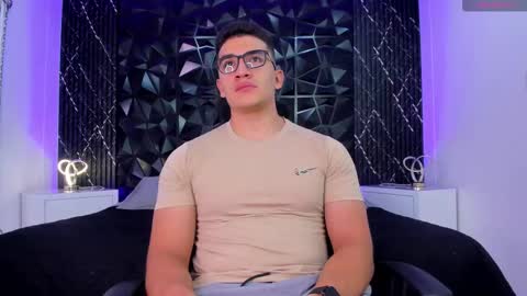 Snapshot of jeffdaltton chatting on 11.07.25 Jeff online show from 11.07.25