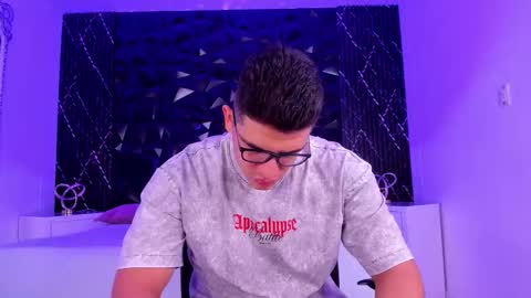 Snapshot of jeffdaltton chatting on 11.09.25 Jeff online show from 11.09.25