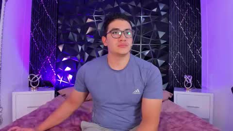 Snapshot of jeffdaltton chatting on 12.15.25 Jeff online show from 12.15.25