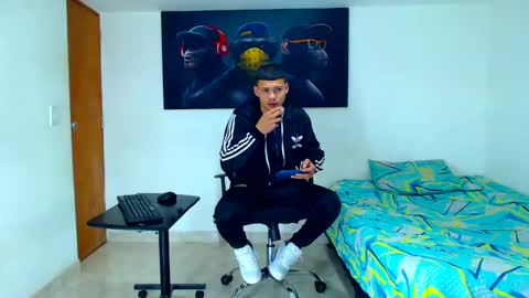 Snapshot of jeffer21_hot chatting on 01.25.25 jeffer21_hot online show from 01.25.25